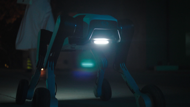 越疆發(fā)布全球首款家庭智能體機器人Rover X1，開(kāi)創(chuàng  )具身智能家用新紀元