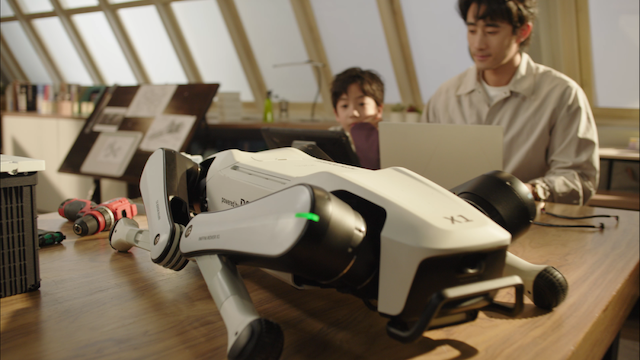 越疆發(fā)布全球首款家庭智能體機器人Rover X1，開(kāi)創(chuàng  )具身智能家用新紀元